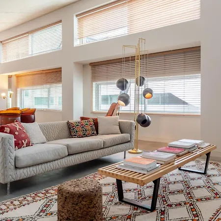Modern Elegance W/ Artistic Soul By Hostwise * ماتوسينهوس