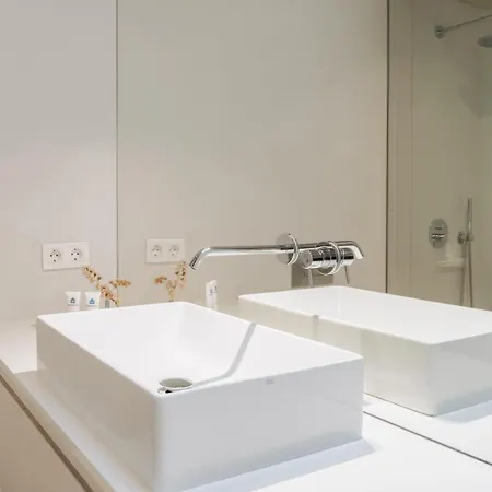 Hostwise - Modern Elegance W/ Artistic Soul Apartment *
