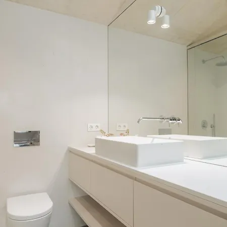Hostwise - Modern Elegance W/ Artistic Soul Apartment