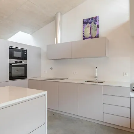 Hostwise - Modern Elegance W/ Artistic Soul Apartment Matosinhos (Porto)