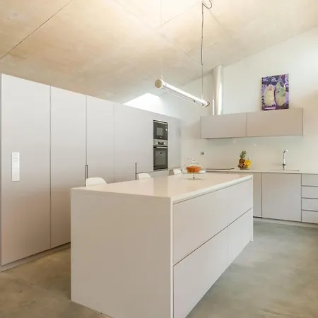 Hostwise - Modern Elegance W/ Artistic Soul Matosinhos (Porto)