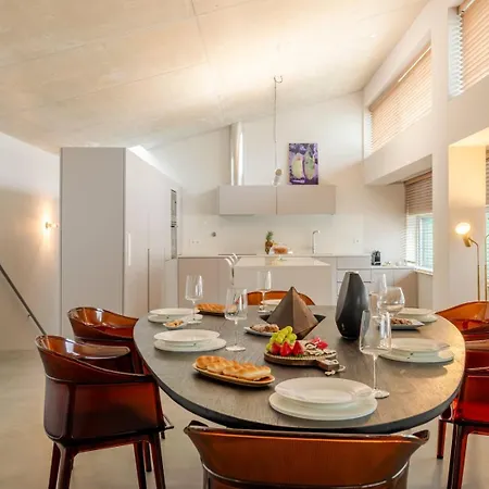 Modern Elegance W/ Artistic Soul By Hostwise * ماتوسينهوس