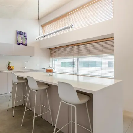 Modern Elegance W/ Artistic Soul By Hostwise * ماتوسينهوس
