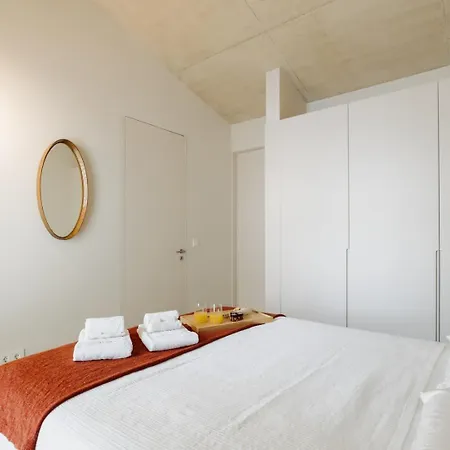 Hostwise - Modern Elegance W/ Artistic Soul Apartment Matosinhos (Porto)