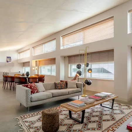 Apartment Hostwise - Modern Elegance W/ Artistic Soul